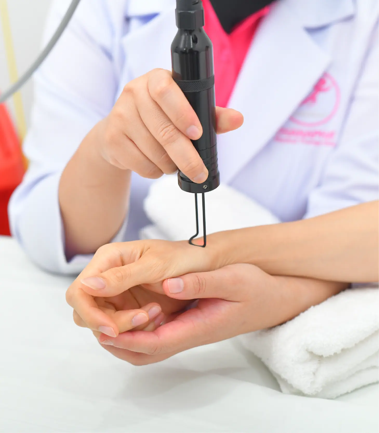 ภาพประกอบ โปรแกรมรักษา Pain Therapy บำบัดรักษาอาการปวดเรื้อรัง